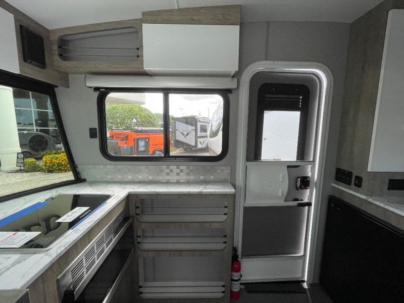 2025 inTech RV 2025 inTech RV Sol - thumbnail 10