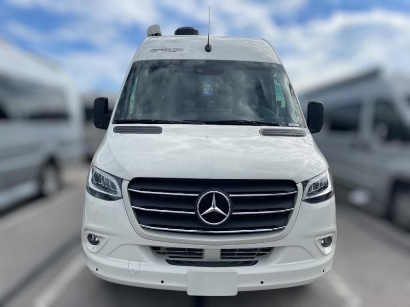 2025 Pleasure-Way 2025 Pleasure-Way Plateau - thumbnail 3