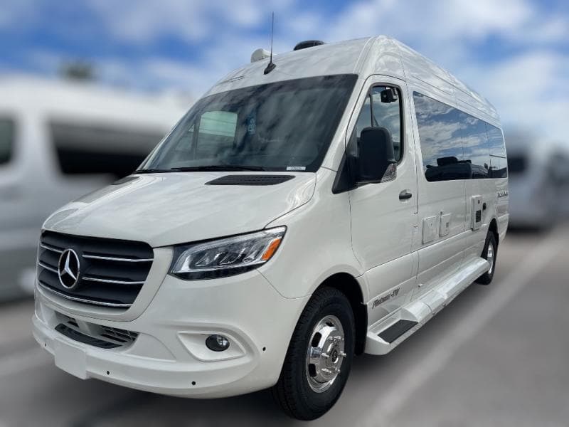 2025 Pleasure-Way 2025 Pleasure-Way Plateau - thumbnail 4