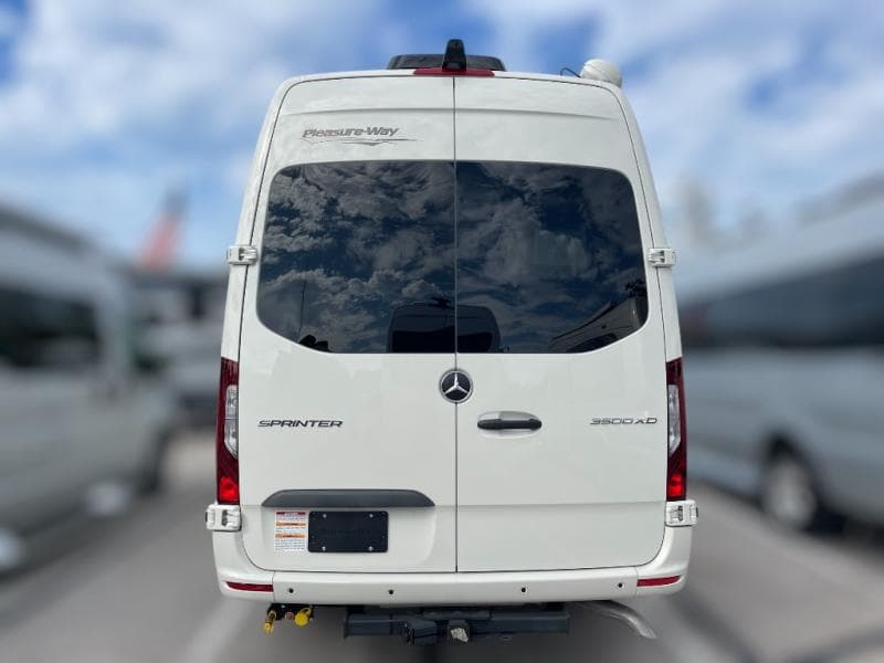 2025 Pleasure-Way 2025 Pleasure-Way Plateau - thumbnail 6