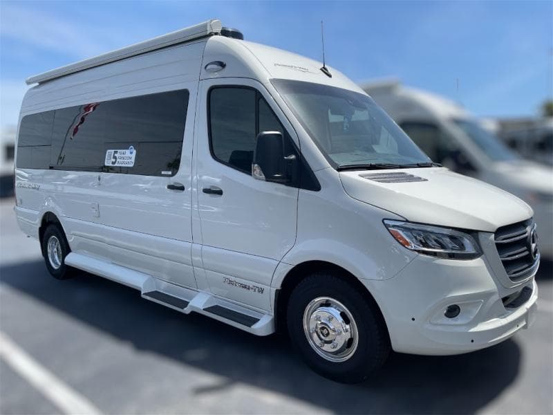 2025 Pleasure-Way Plateau TW