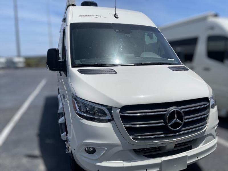 2025 Pleasure-Way 2025 Pleasure-Way Plateau - thumbnail 2