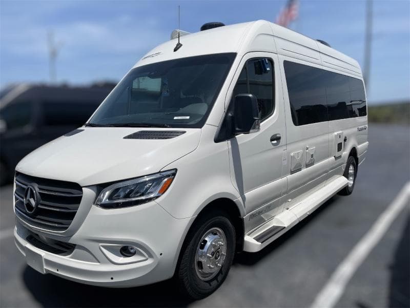 2025 Pleasure-Way 2025 Pleasure-Way Plateau - thumbnail 3