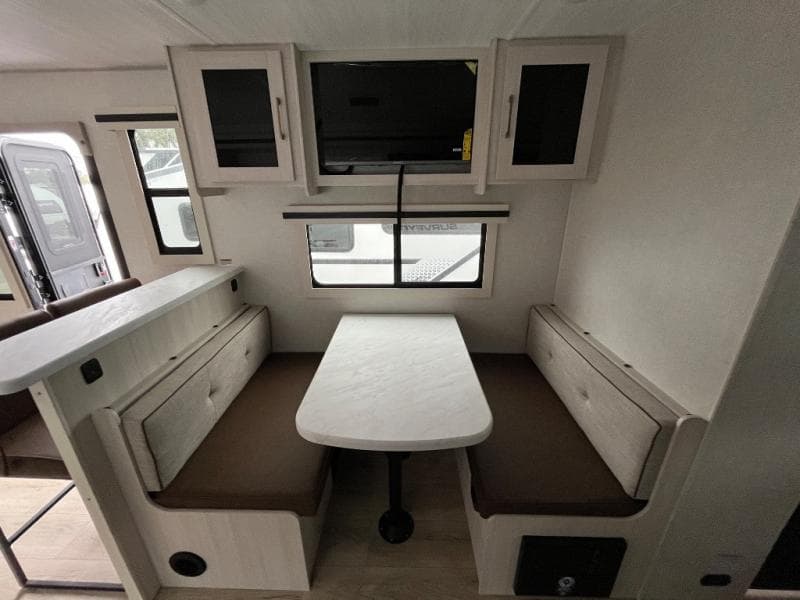 2025 Surveyor Legend 2025 Surveyor Legend Surveyor Legend - thumbnail 10