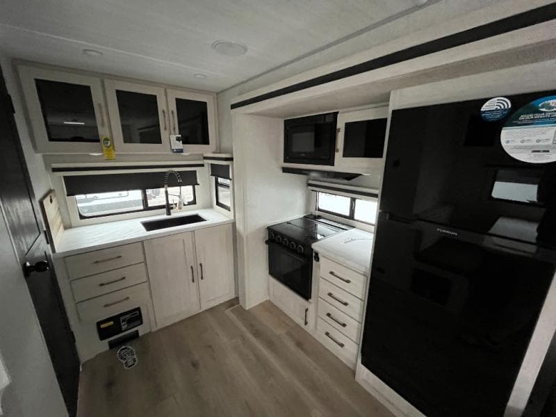 2025 Surveyor Legend 2025 Surveyor Legend Surveyor Legend - thumbnail 11