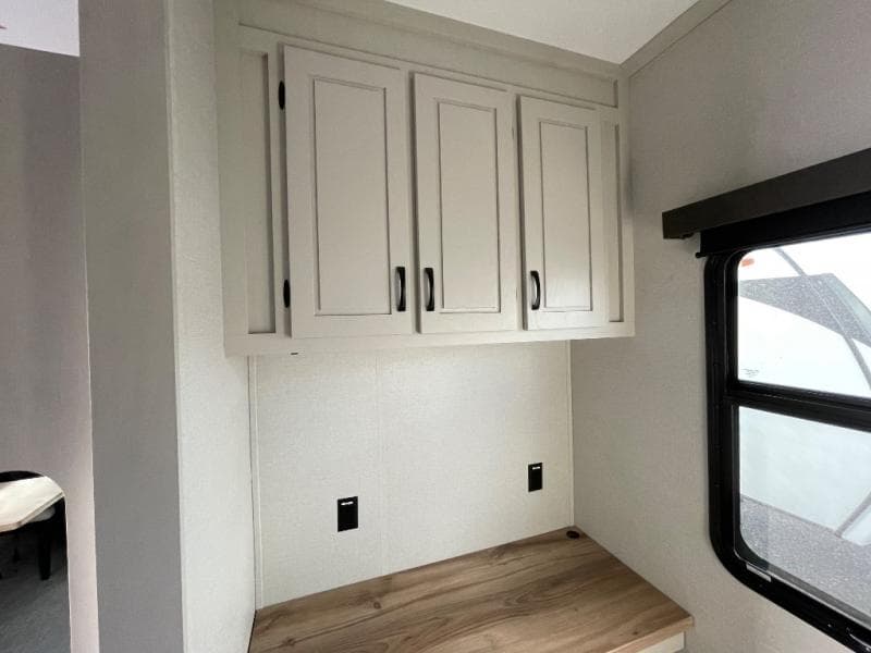 2025 Coachmen 2025 Coachmen Brookstone - thumbnail 11