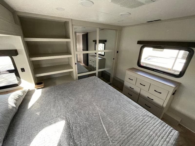 2025 Coachmen 2025 Coachmen Brookstone - thumbnail 27