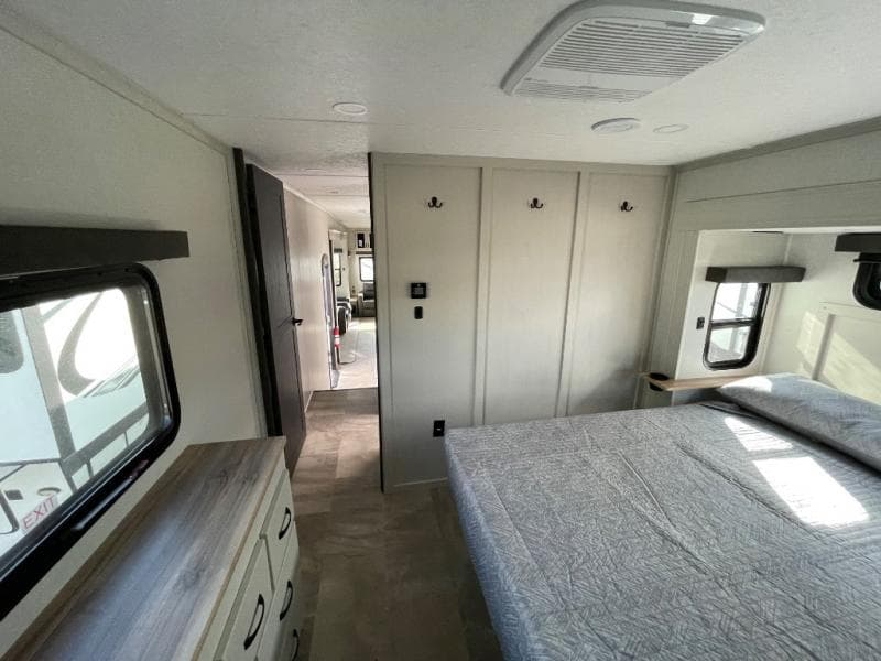 2025 Coachmen 2025 Coachmen Brookstone - thumbnail 29