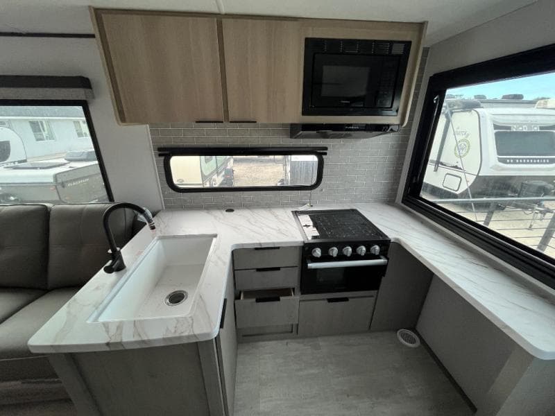 2025 Dutchmen 2025 Dutchmen Kodiak - thumbnail 14