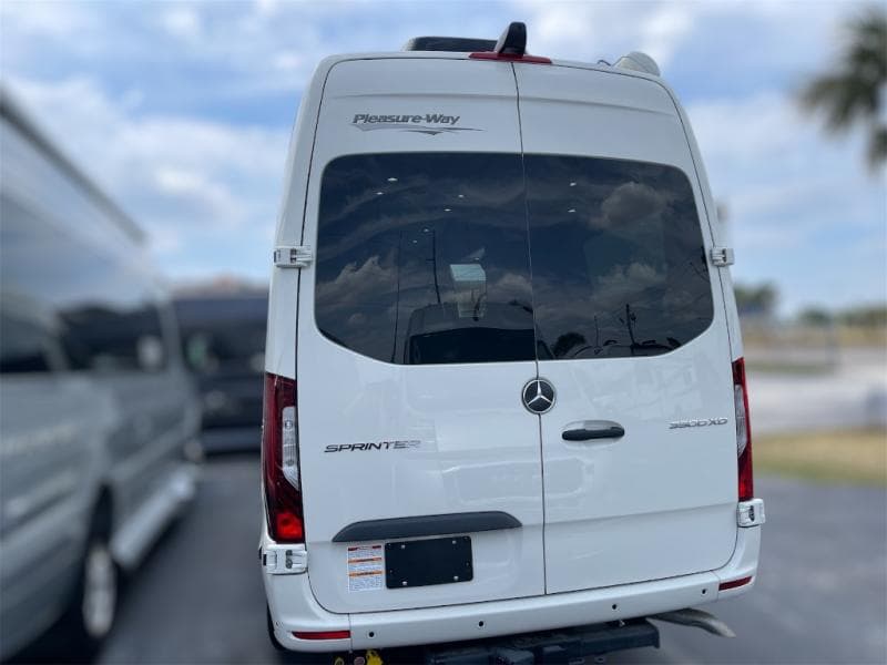 2025 Pleasure-Way 2025 Pleasure-Way Plateau - thumbnail 5