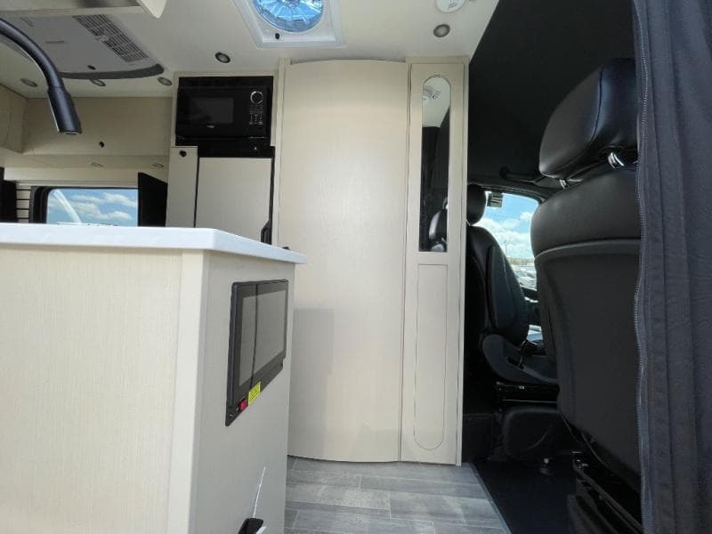 2025 Pleasure-Way 2025 Pleasure-Way Ascent - thumbnail 8