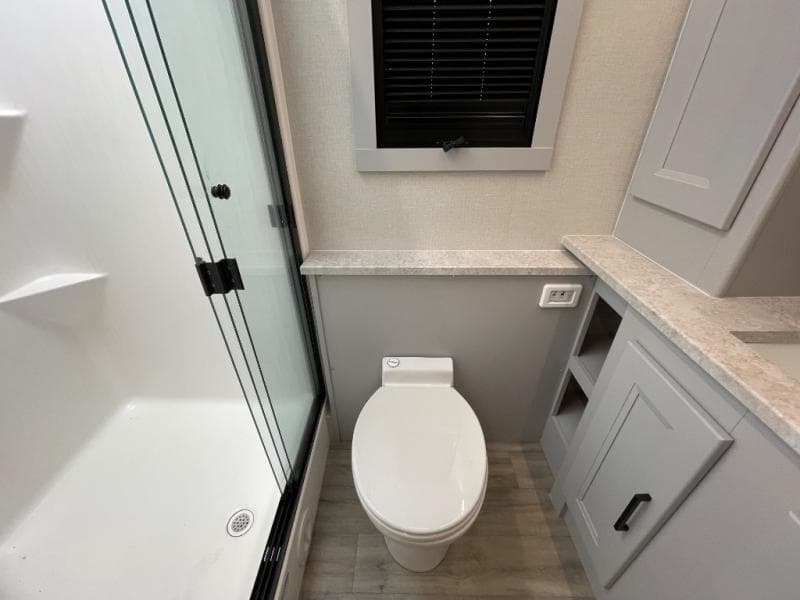 2025 Coachmen 2025 Coachmen Mirada - thumbnail 18