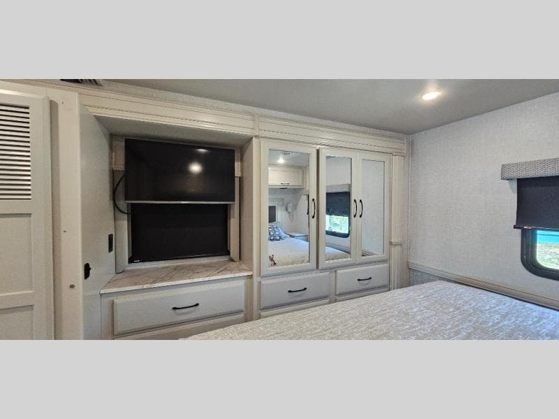 2024 Holiday Rambler 2024 Holiday Rambler Eclipse - thumbnail 22