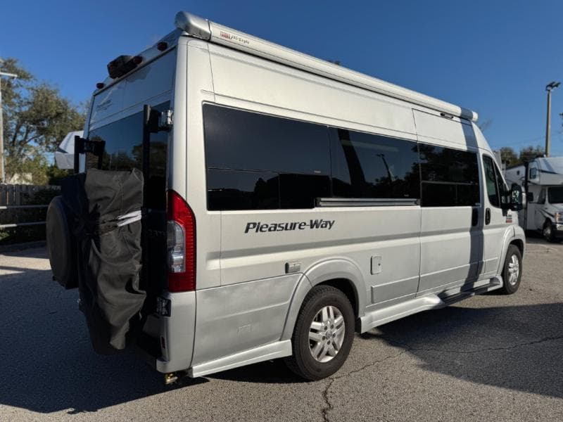 2021 Pleasure-Way 2021 Pleasure-Way Lexor - thumbnail 5