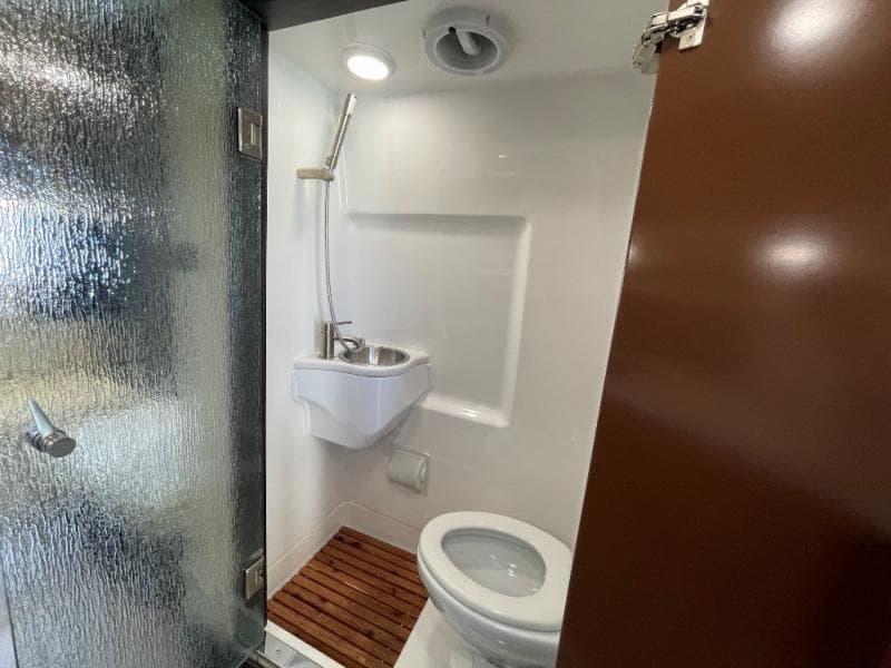 2025 Midwest Automotive Designs 2025 Midwest Automotive Designs Passage - thumbnail 19