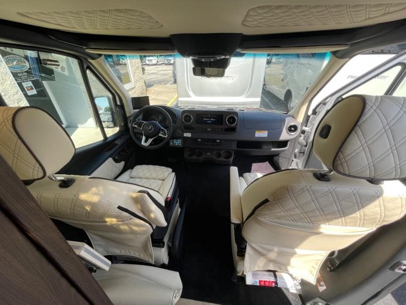 2025 Midwest Automotive Designs 2025 Midwest Automotive Designs Passage - thumbnail 7