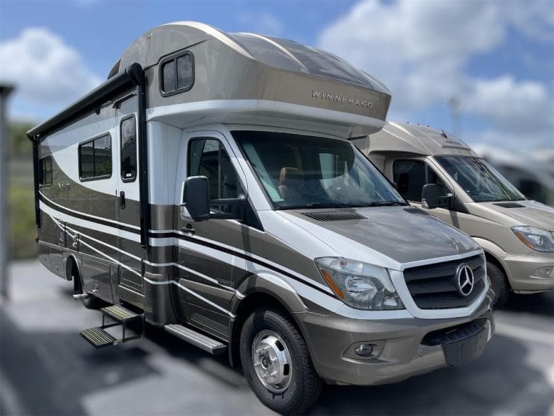 2019 Winnebago Navion 24G