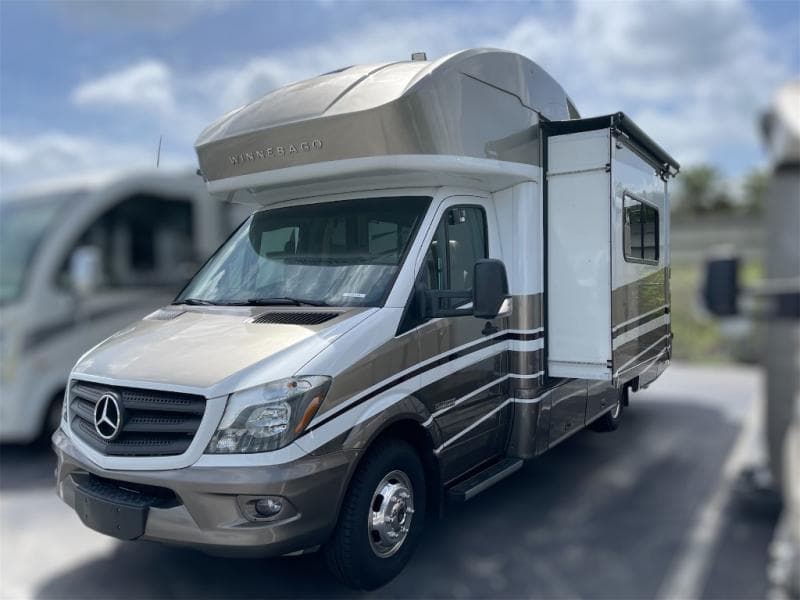 2019 Winnebago 2019 Winnebago Navion - thumbnail 4