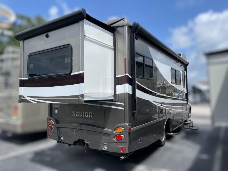2019 Winnebago 2019 Winnebago Navion - thumbnail 7