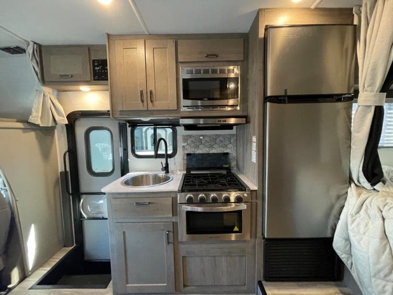 2025 Gulf Stream 2025 Gulf Stream Conquest - thumbnail 11