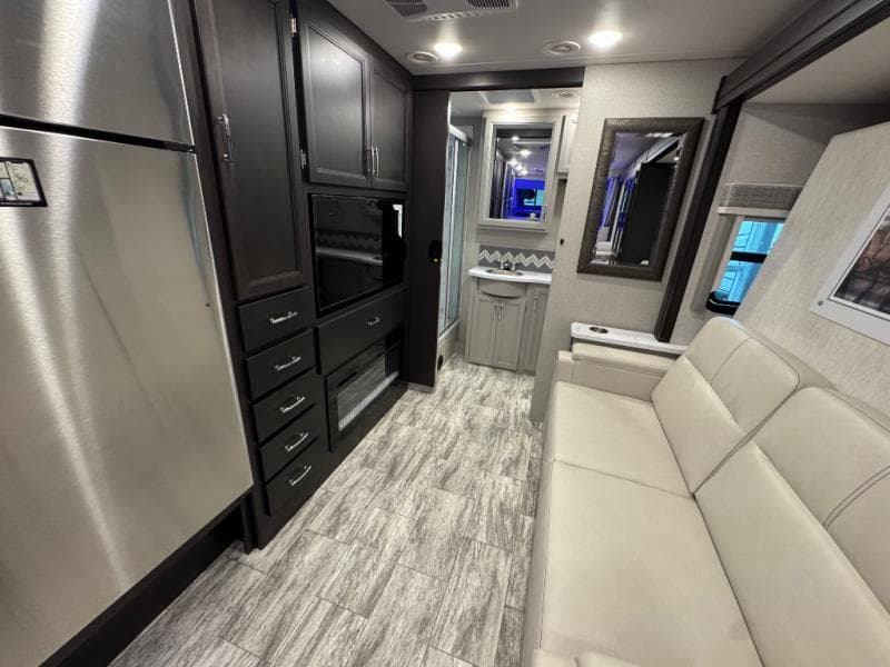 2025 Thor Motor Coach 2025 Thor Motor Coach Magnitude - thumbnail 19