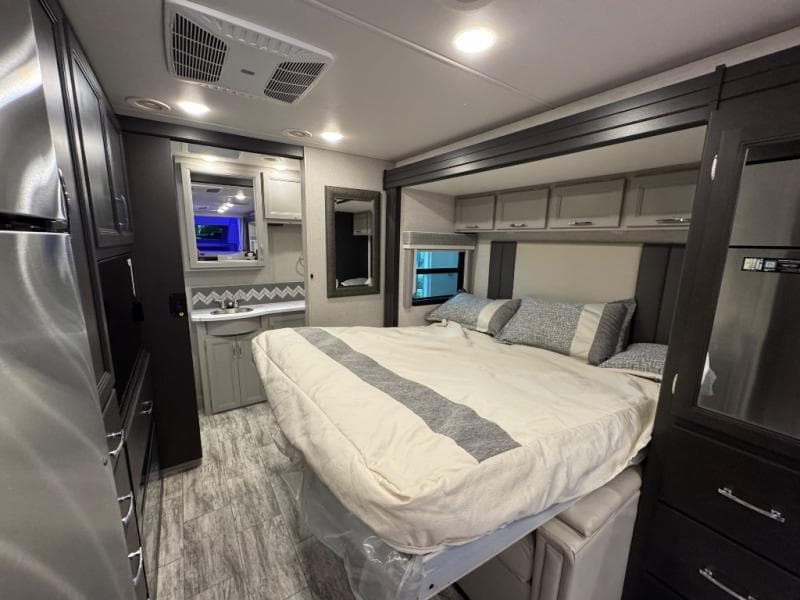 2025 Thor Motor Coach 2025 Thor Motor Coach Magnitude - thumbnail 20