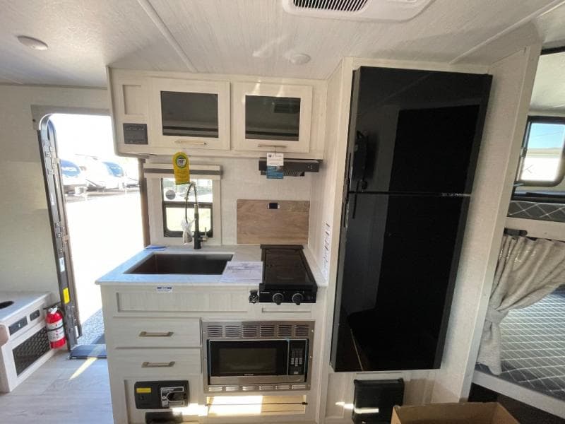 2025 Forest River 2025 Forest River Grand Surveyor - thumbnail 19