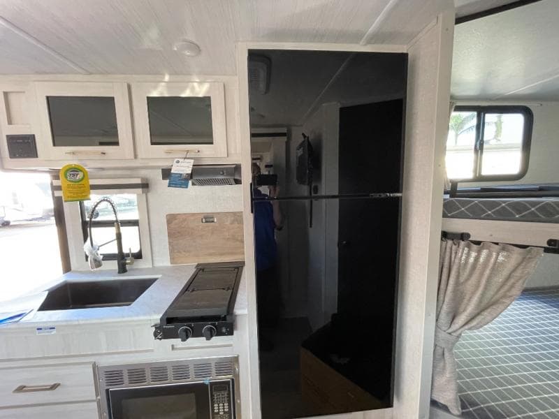 2025 Forest River 2025 Forest River Grand Surveyor - thumbnail 32