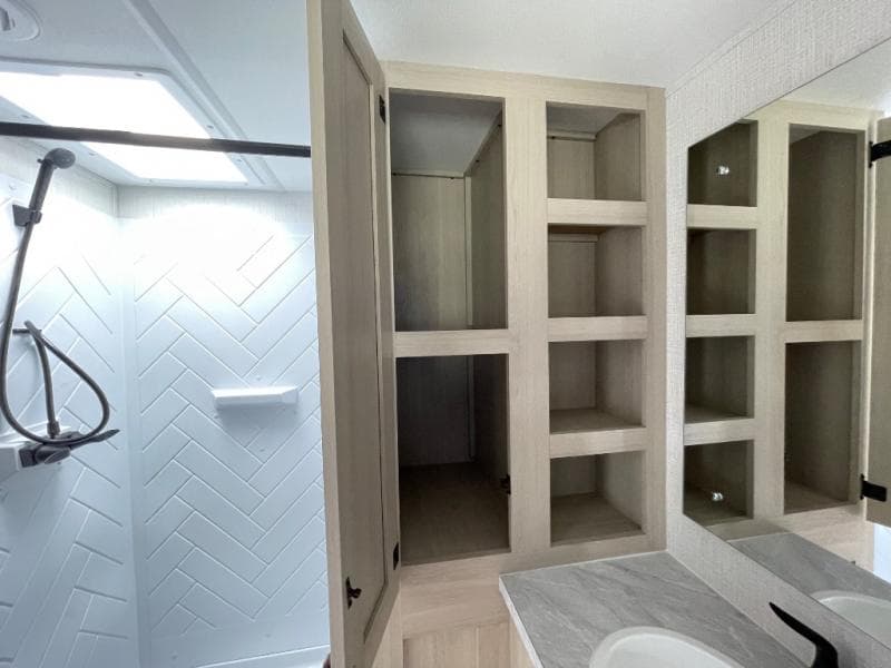 2025 Forest River 2025 Forest River Cardinal - thumbnail 40