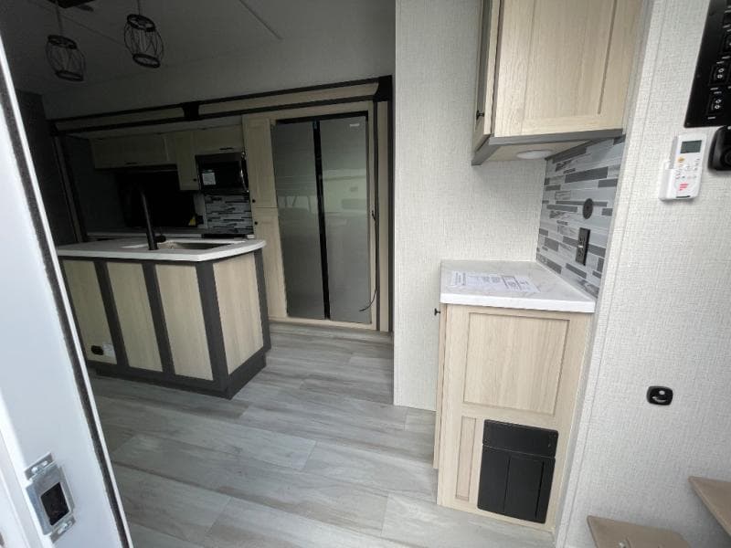 2025 Forest River 2025 Forest River Cardinal - thumbnail 6