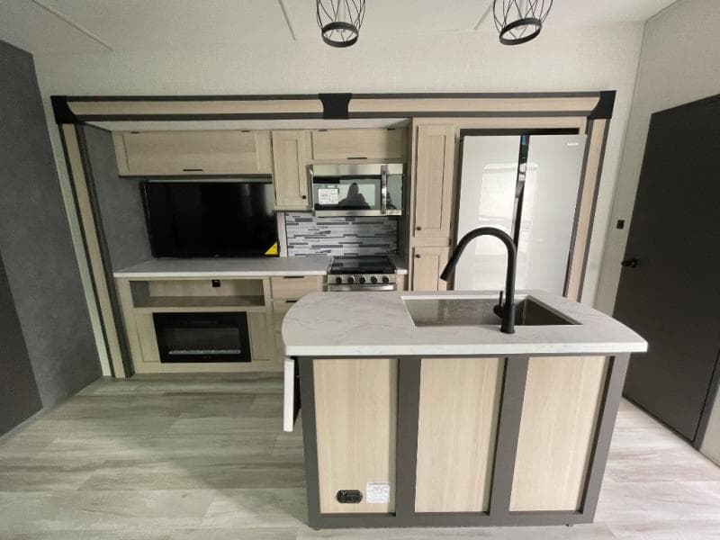 2025 Forest River 2025 Forest River Cardinal - thumbnail 7