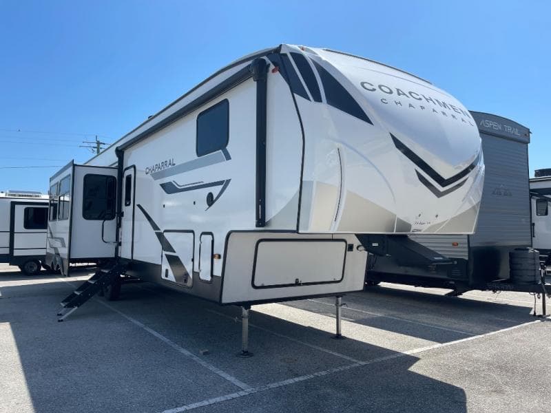 2025 Coachmen Chaparral 389DEK