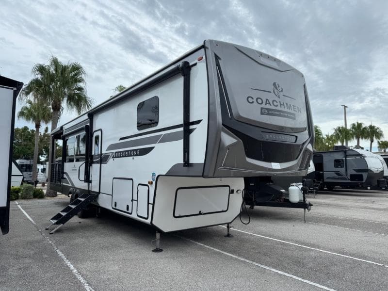 2025 Coachmen Brookstone 318RLL