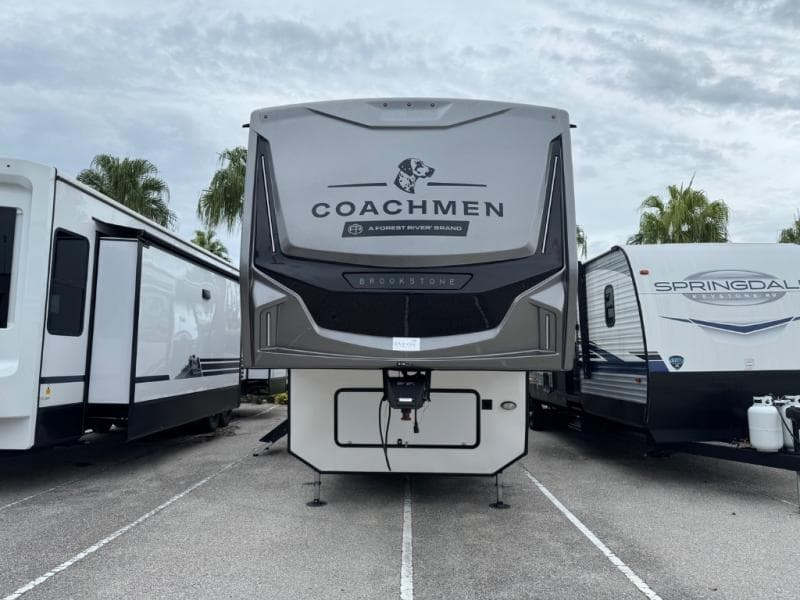 2025 Coachmen 2025 Coachmen Brookstone - thumbnail 3