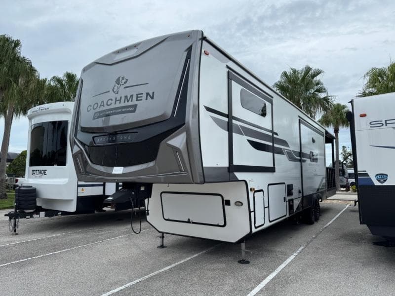 2025 Coachmen 2025 Coachmen Brookstone - thumbnail 4
