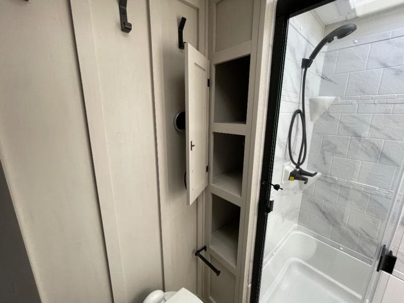 2025 Coachmen 2025 Coachmen Brookstone - thumbnail 43