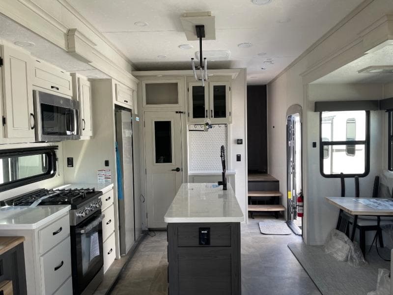 2025 Coachmen 2025 Coachmen Brookstone - thumbnail 69