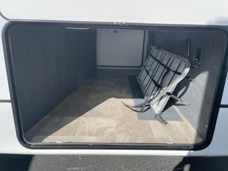 2025 Coachmen 2025 Coachmen Brookstone - thumbnail 10