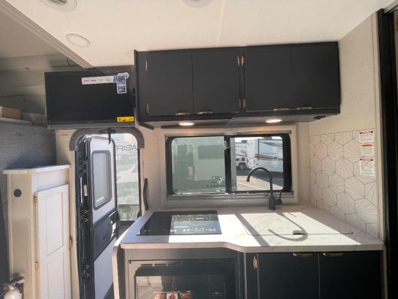 2025 Coachmen 2025 Coachmen Prism Select - thumbnail 9