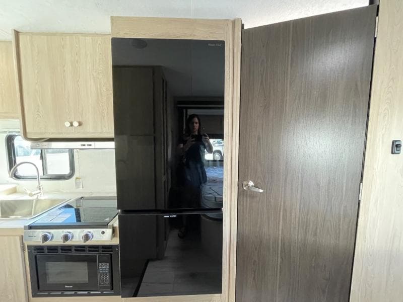 2025 Coachmen 2025 Coachmen Leprechaun - thumbnail 14