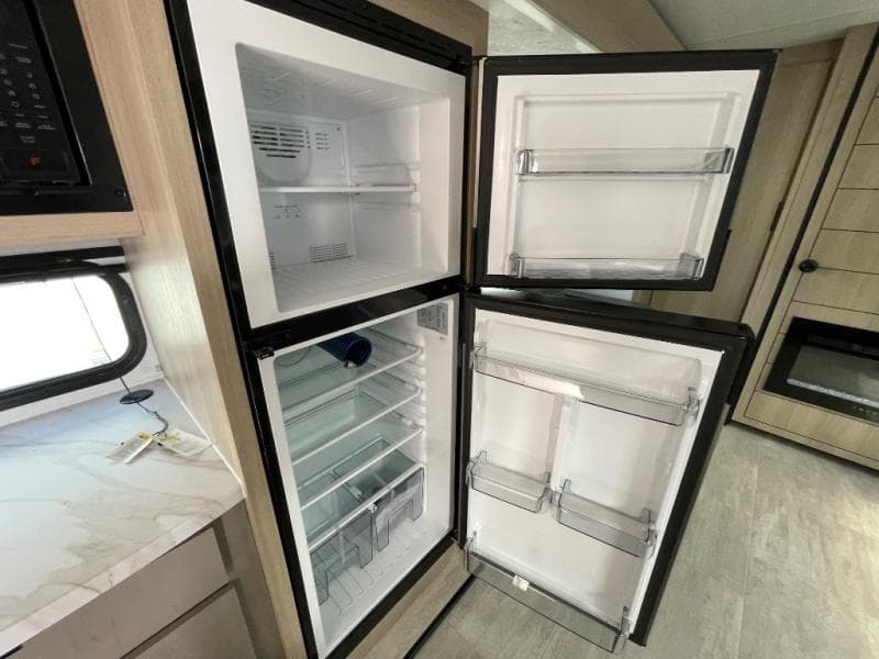 2025 Dutchmen 2025 Dutchmen Kodiak - thumbnail 21