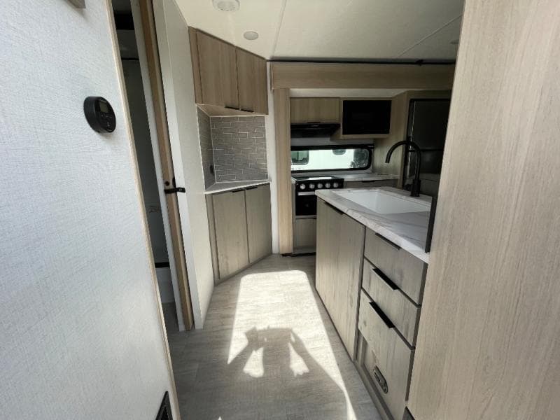 2025 Dutchmen 2025 Dutchmen Kodiak - thumbnail 6