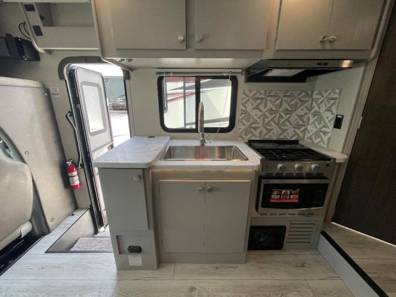 2025 Coachmen 2025 Coachmen Freelander - thumbnail 11