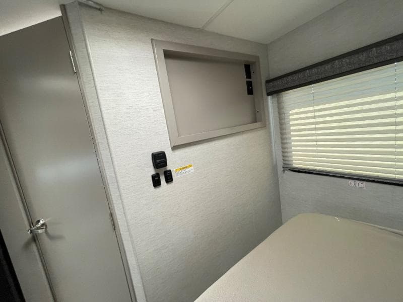 2025 Thor Motor Coach 2025 Thor Motor Coach Chateau Espec Essential - thumbnail 24