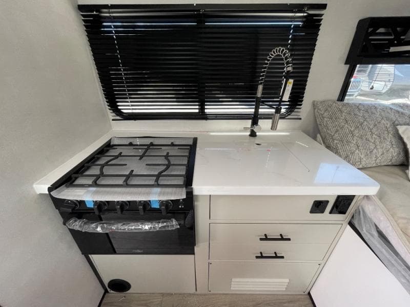 2025 Encore RV 2025 Encore RV Revue - thumbnail 8