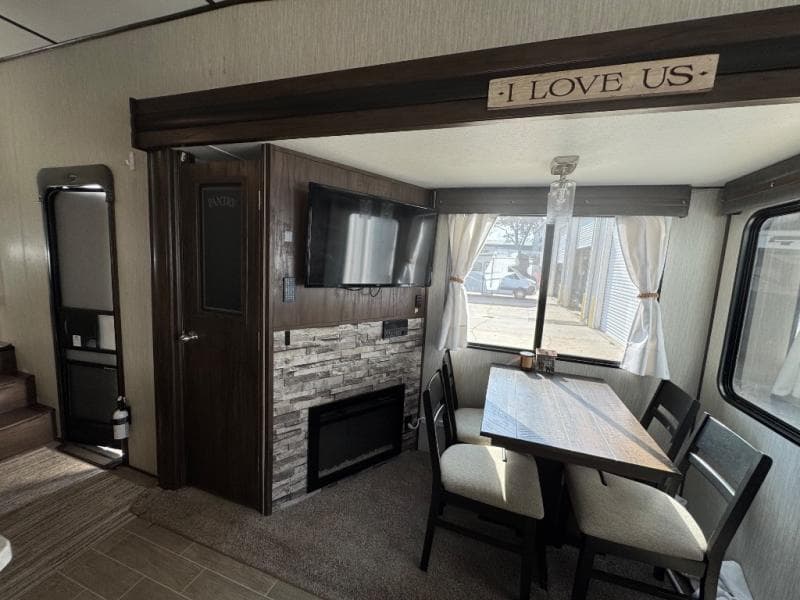 2020 Cherokee Alpha Wolf 2020 Cherokee Alpha Wolf ARCTIC WOLF - thumbnail 18