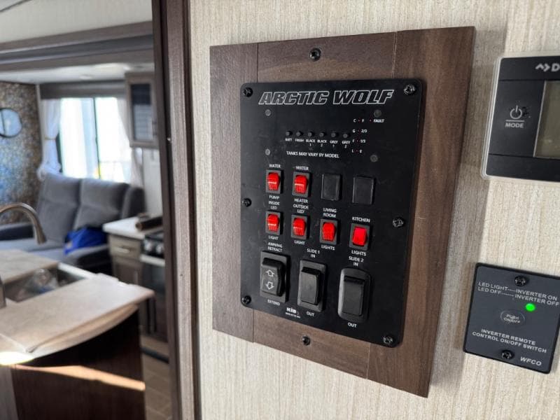 2020 Cherokee Alpha Wolf 2020 Cherokee Alpha Wolf ARCTIC WOLF - thumbnail 23