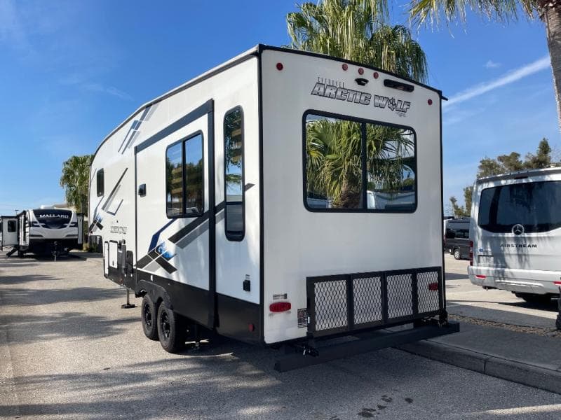 2024 Cherokee Arctic Wolf 2024 Cherokee Arctic Wolf ARCTIC WOLF - thumbnail 6