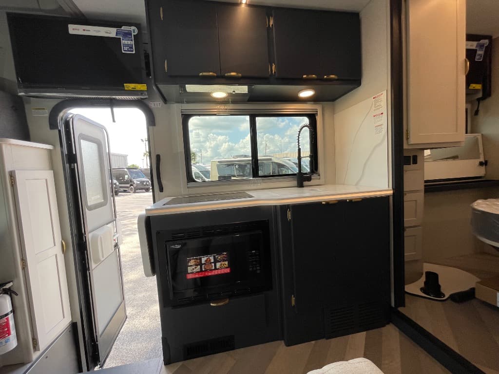 2025 Coachmen 2025 Coachmen Prism Elite - thumbnail 10