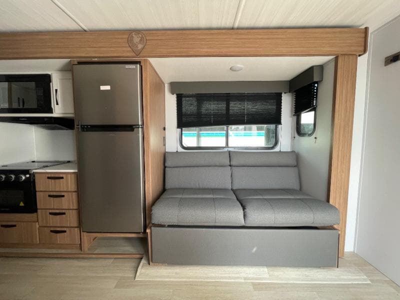 2025 Keystone RV 2025 Keystone RV Passport Classic - thumbnail 9